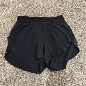 black lululemon fast and free shorts